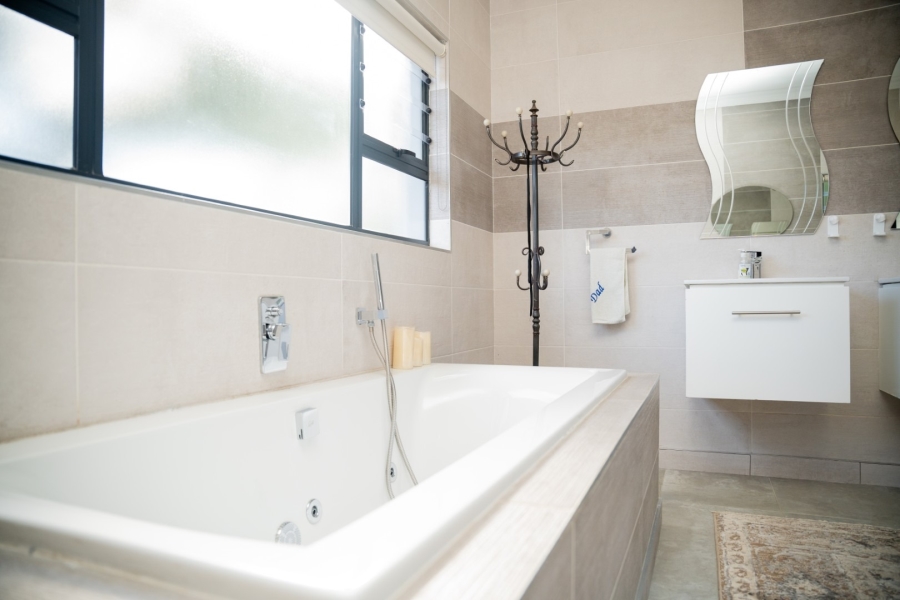 6 Bedroom Property for Sale in Wilkoppies North West